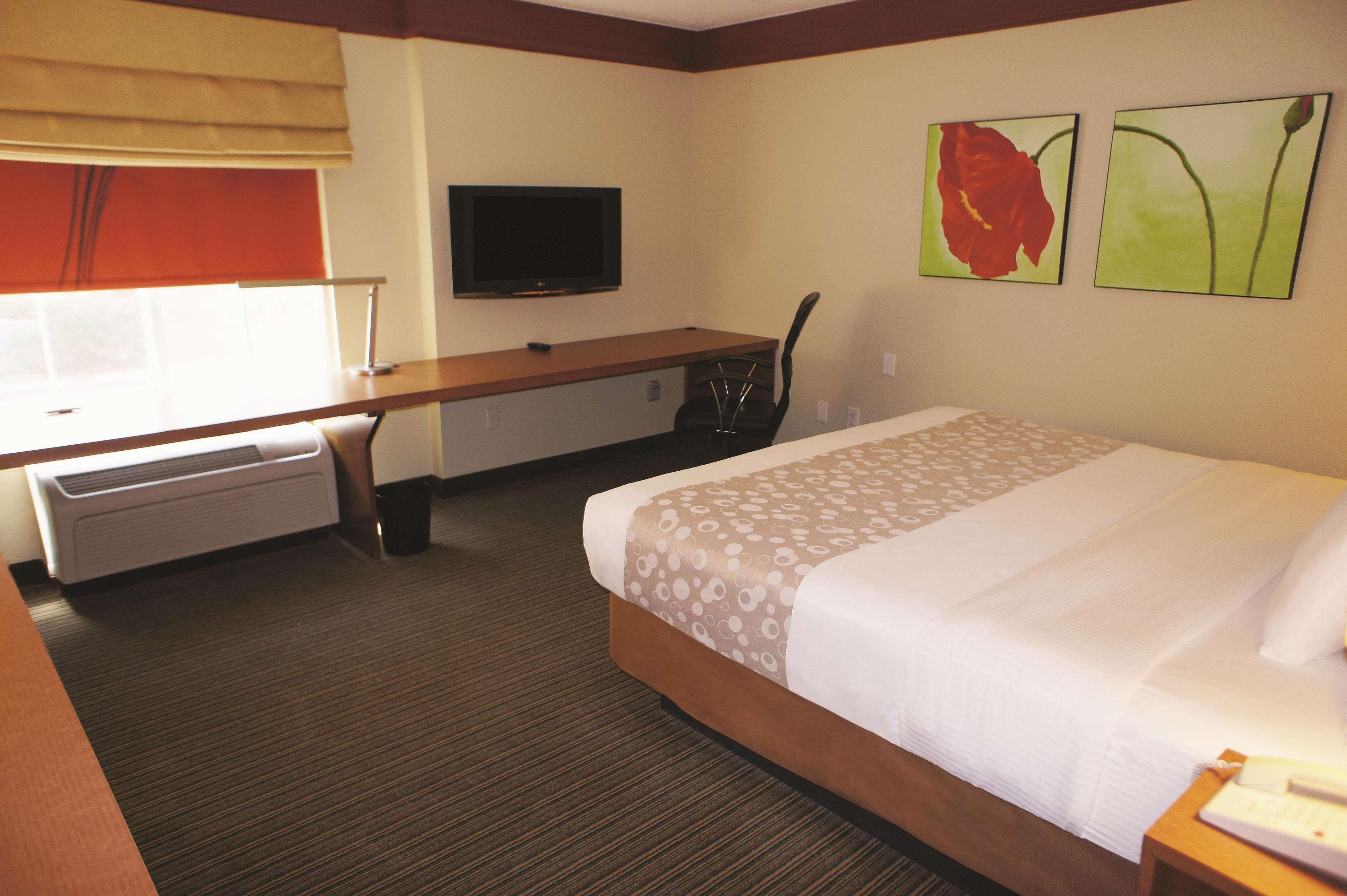 La Quinta By Wyndham Raleigh Cary Hotel Eksteriør billede