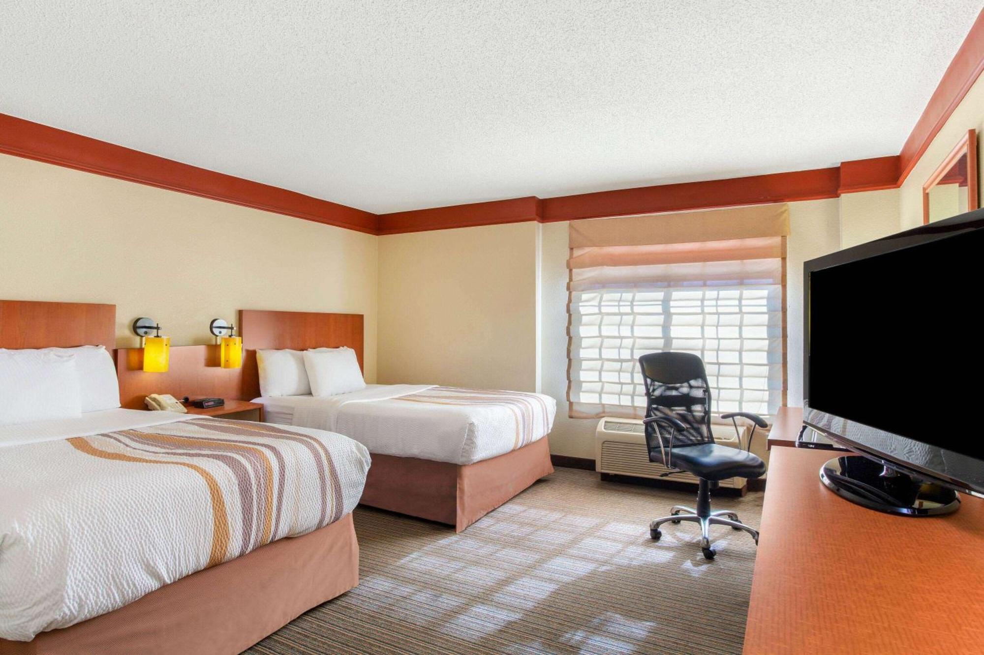 La Quinta By Wyndham Raleigh Cary Hotel Eksteriør billede