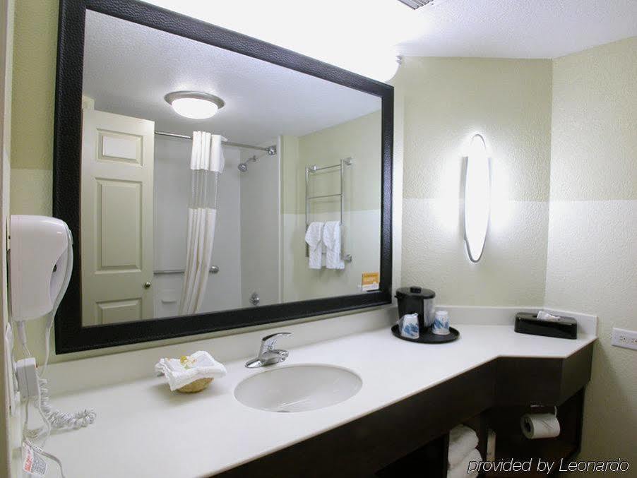 La Quinta By Wyndham Raleigh Cary Hotel Eksteriør billede